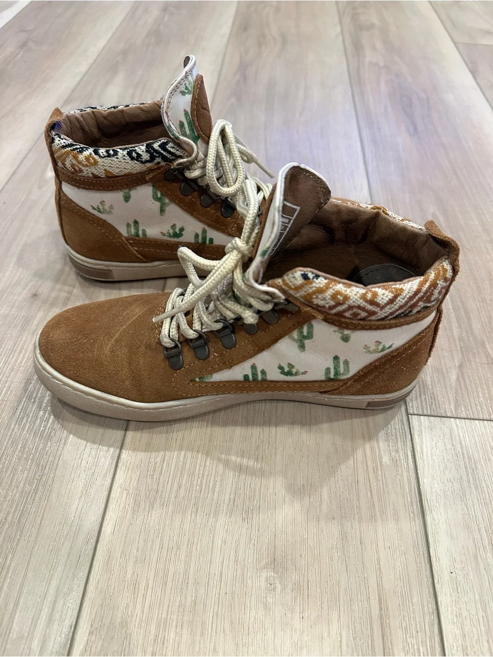 inkkas Brown Leather High-Top Sneaker with Cream & Black Woven Detail size 6W